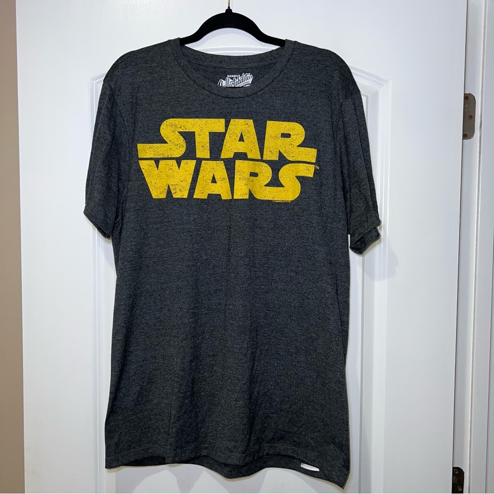 Old Navy Unisex Gray STAR WARS Short Sleeve T-Shirt. Size Large